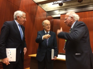(r. to l.) Professor Gomes-Pedro, former President of Portugal. Jorge Sampaio, Artur Santos Silva, President of Gulbenkian.